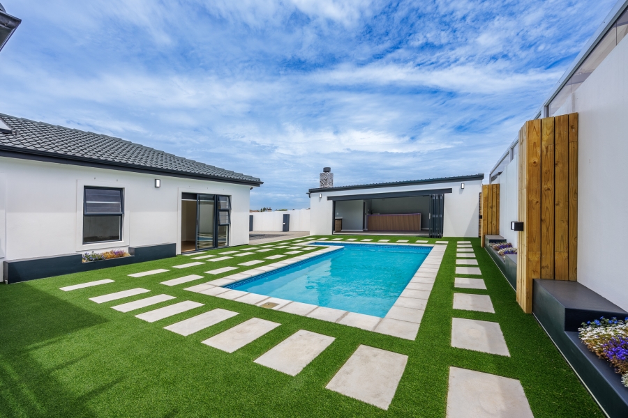 4 Bedroom Property for Sale in Haasendal Western Cape